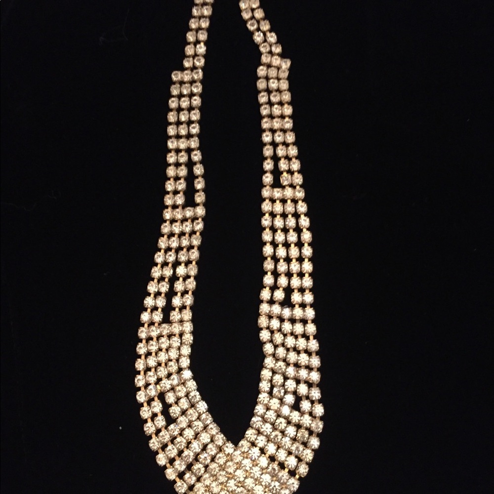 Rhinestone necklace back is gold